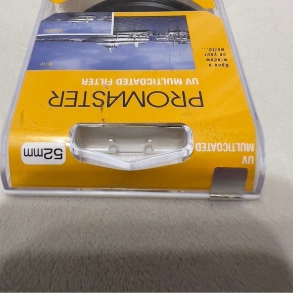 PROMASTER UV Multicoated Filter Lens 52 MM - Picture 2 of 2